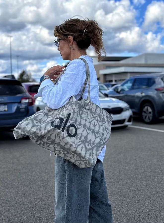 ألو يوغا حقيبة تسوق ALO للنساء، حقيبة رياضية نسائية، حقيبة كتف نسائية، حقيبة يد قماشية نسائية، حقيبة تسوق كبيرة السعة صديقة للبيئة 50 سم - Image 4